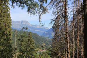 Vue sur les Aravis (Pointe d'Areu) ; Chalets de Miage (Saint-Gervais-les-Bains, 74) ; ©Photo Charline Blanc